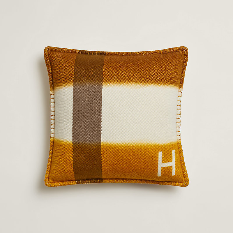 Pillow h 2024